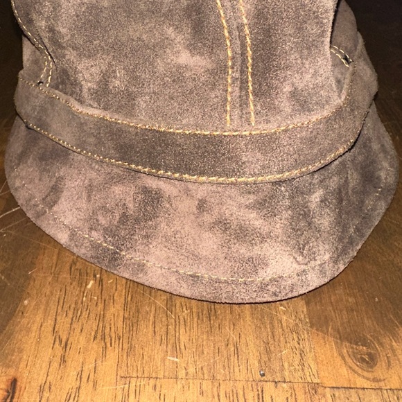 Eric Javits Brown Suede Newsboy Cap - Picture 2 of 6